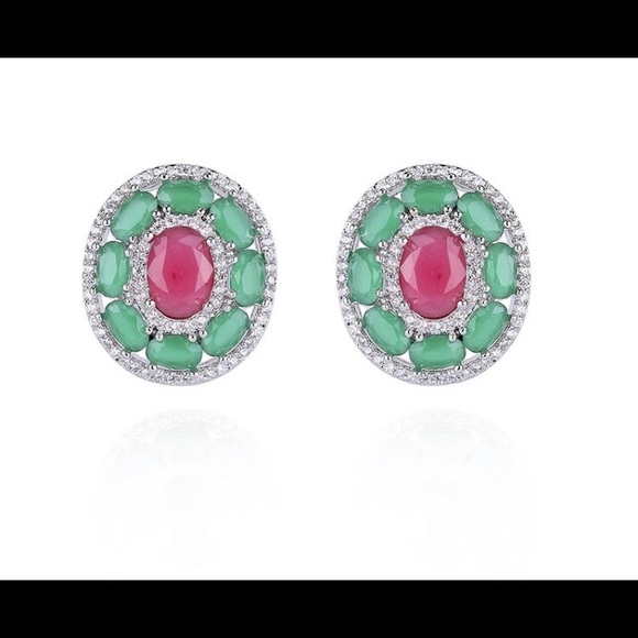 - Gorgeous emerald and ruby studs with Swarovski elements - Picture 1 of 11